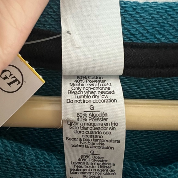 Nice sweater new with tag size L, - Picture 2 of 3